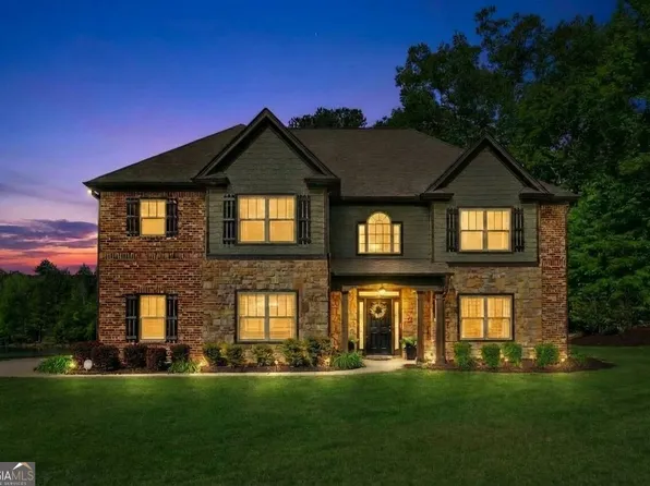 3 Westwood Lake Dr, Newnan, GA 30263