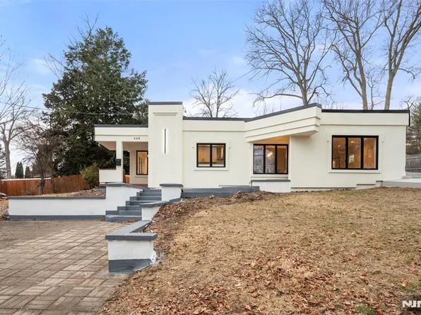 448 West Ave, Northvale, NJ 07647