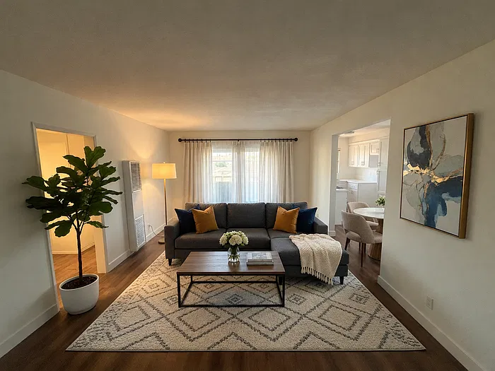 705 W Queen St #2