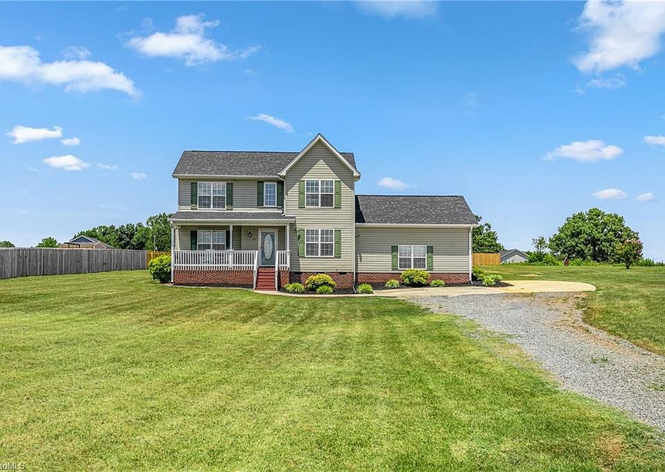 1st image of 140 High Meadows Ct