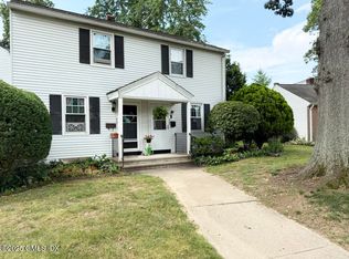 465 Sylvan Knoll Rd, Stamford, CT 06902