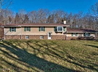 207 Lynn Ln, Cresco, PA 18326