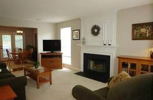 9307 Erinsbrook Dr — Photo 5