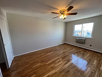 Rented by Sterea Agency