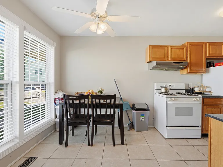 28376 Raleigh Crescent Dr — Photo 6