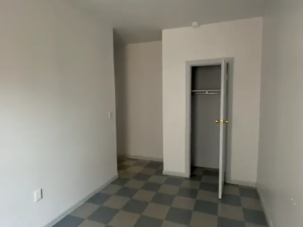 325 E 194th St #2A, Bronx, NY 10458