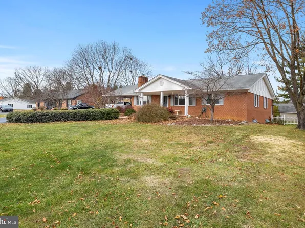 414 Jackson St, Woodstock, VA 22664