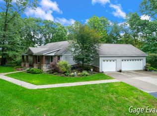 12087 Cherry Creek Rdg SE, Lowell, MI 49331
