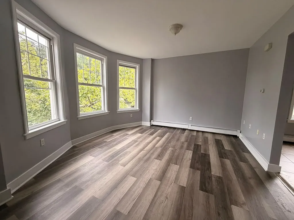 3 bed, $1,500 — Photo 4