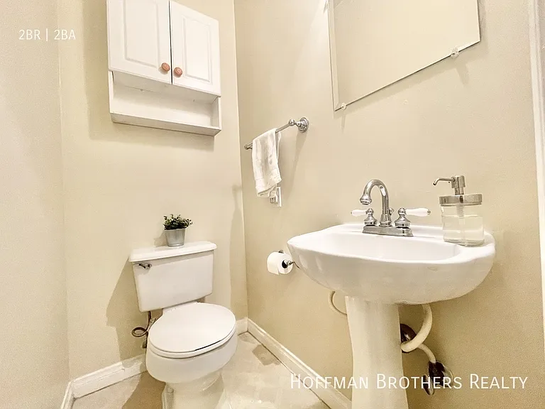 606 N Spaulding Ave #1/2 — Photo 13