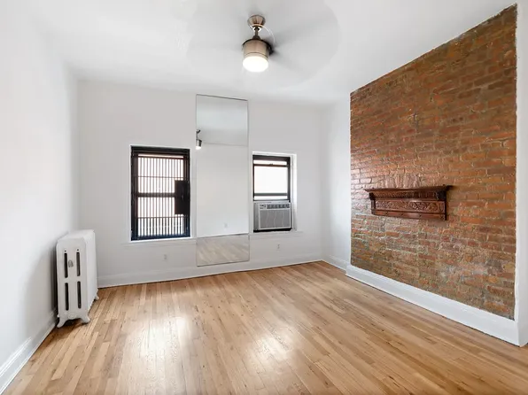 520 West 50th Street image 1 of 5