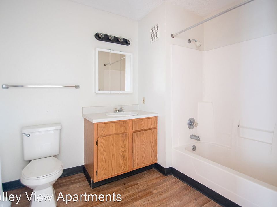 2nd image of 427 Ashton Pl NE #83