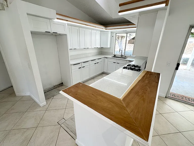28821 Avenida Duquesa — Photo 8