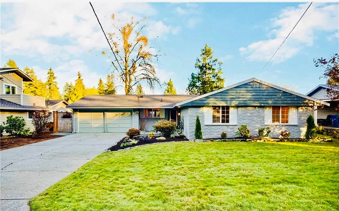 1244 168th Ave NE photo 1