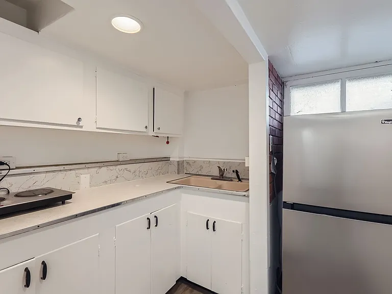 FULL Kitchen Basement
