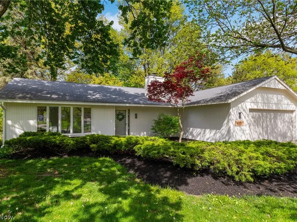 10737 Waterfall Rd, Strongsville, OH 44149
