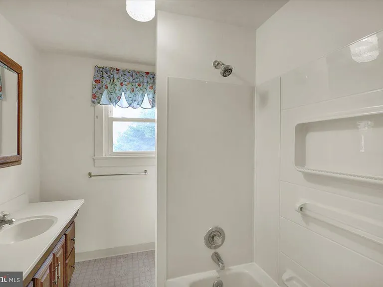144 E Baumstown Rd — Photo 15