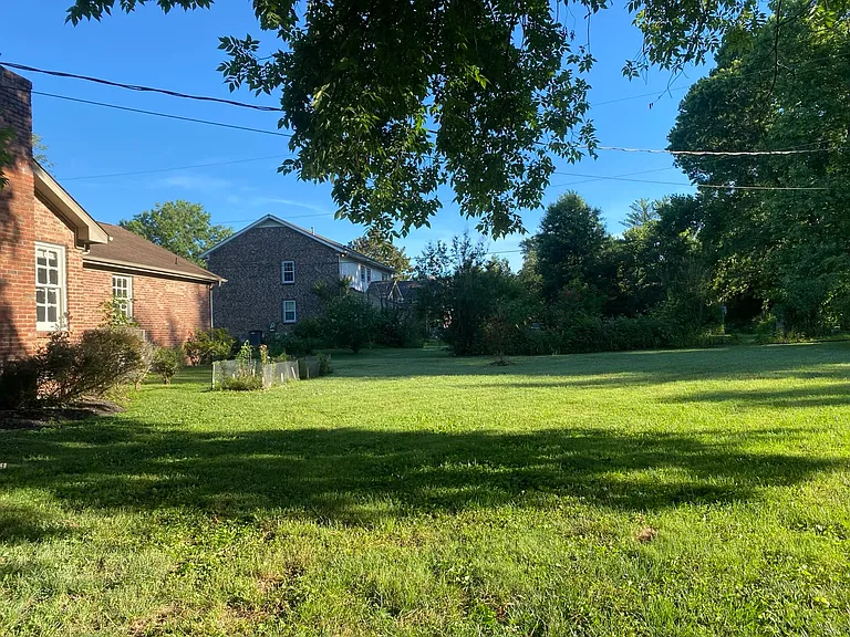 6328 Laurelwood Dr — Photo 15