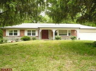 17 Sona Ln, Saint Louis, MO