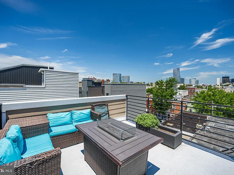 2217 League St — Photo 33