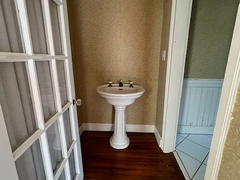 217 White Oak St — Photo 13