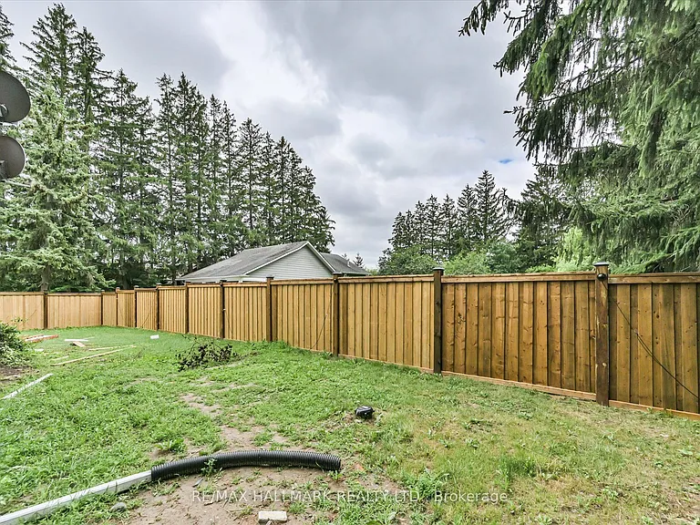 13918 Leslie St E — Photo 37