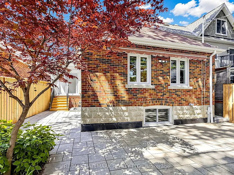 87 Fallingbrook Rd — Photo 41