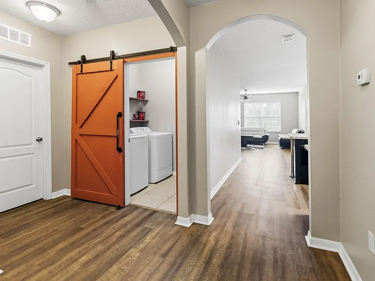 2318 Sequoia Way — Photo 3