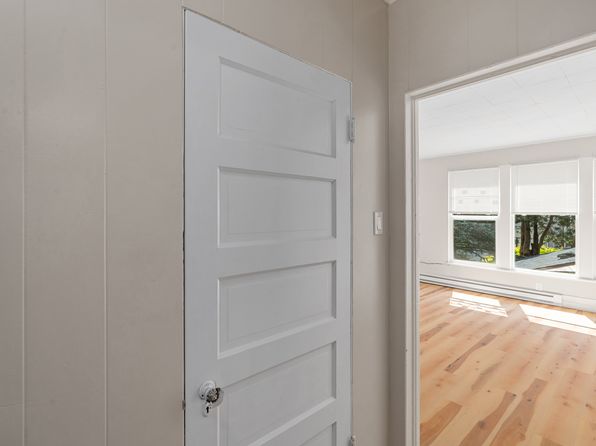 112 E 4th St APT 12