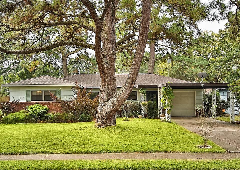 1st image of 5209 De Lange Ln