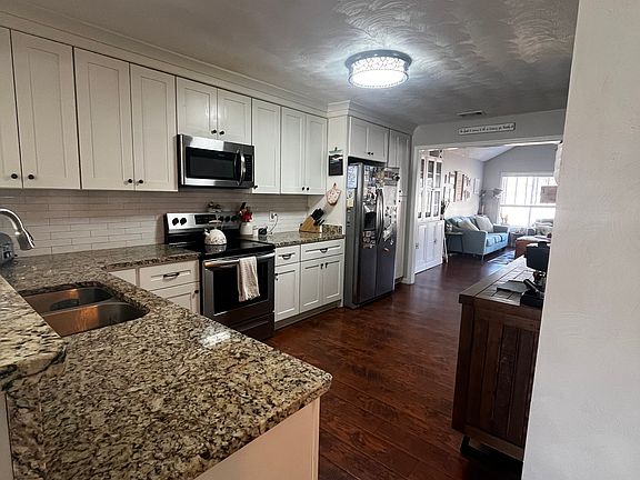 5th image of 1112 Bonfield Ct