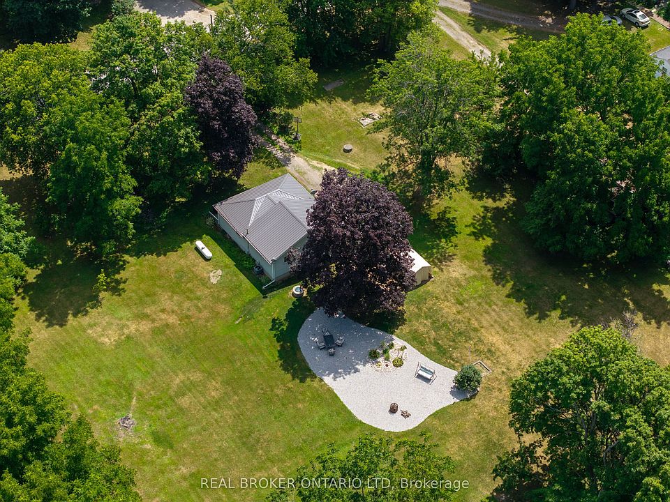 1st image of 15 Middlemiss Ave