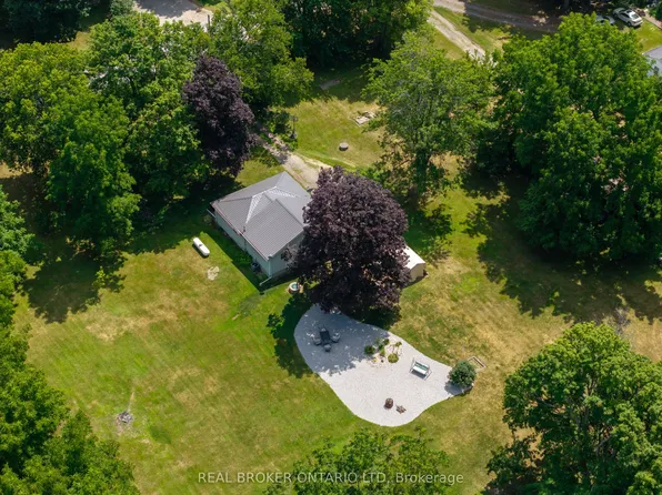 15 Middlemiss Ave, Southwest Middlesex, ON N0L 1T0