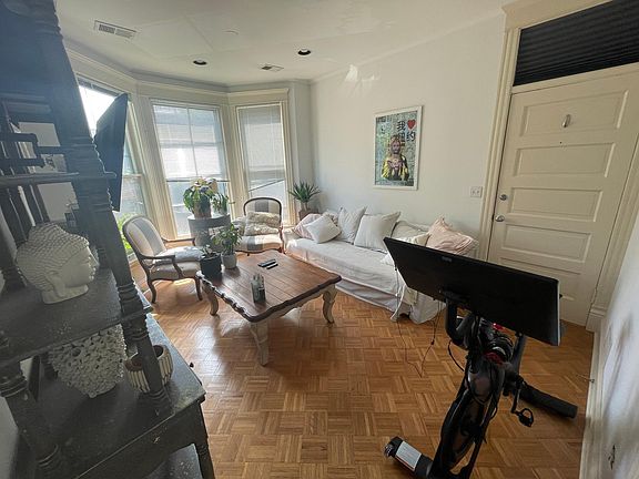 3rd image of 2701 N Magnolia Ave APT 2R