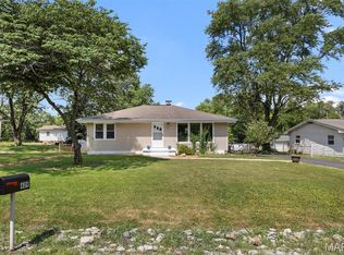 409 Edgewood Dr, Belleville, IL