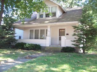 209 S 2nd St, Walnut, IL 61376