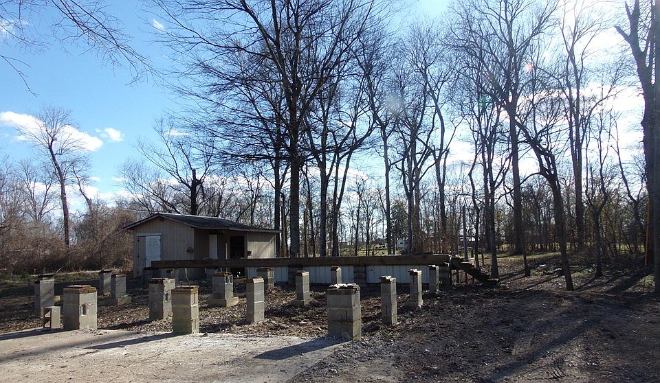 2nd image of 18521 Highway 465