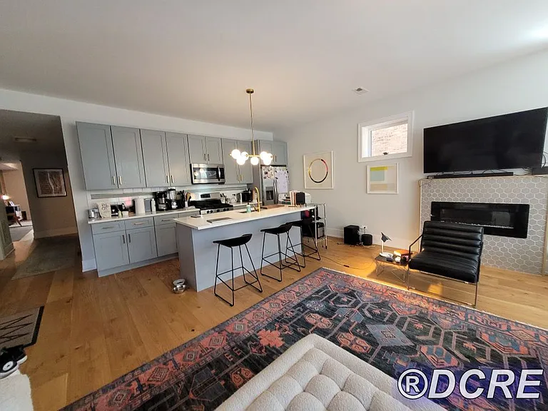 1318 W Winnemac Ave #3E — Photo 6