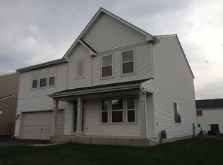 1018 Valley Stream Dr, Hampshire, IL 60140