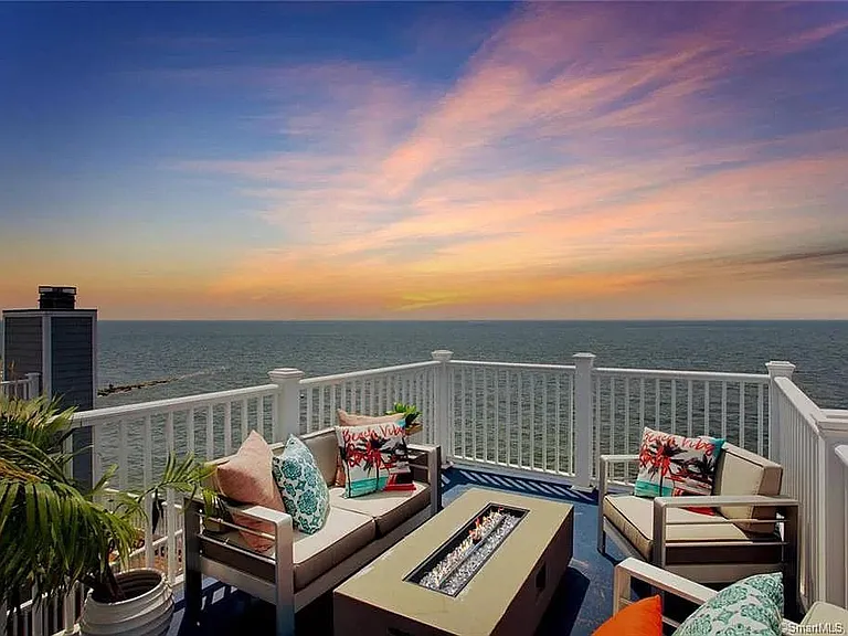 2155 Fairfield Beach Rd — Photo 17
