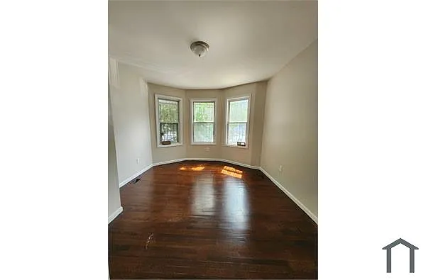 Building Photo - 655 S 19th St #1