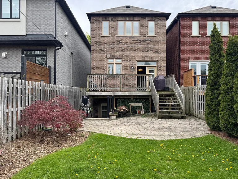 18B Algoma St — Photo 26