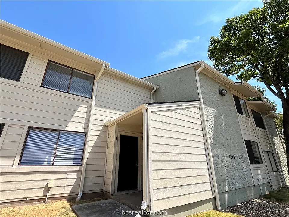 4515 Carter Creek Pkwy #3