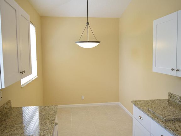 4th image of 9320 Wentworth Ln