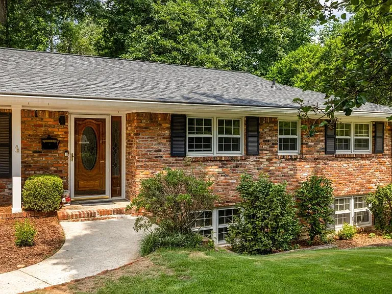 2646 Caladium Dr NE — Photo 2