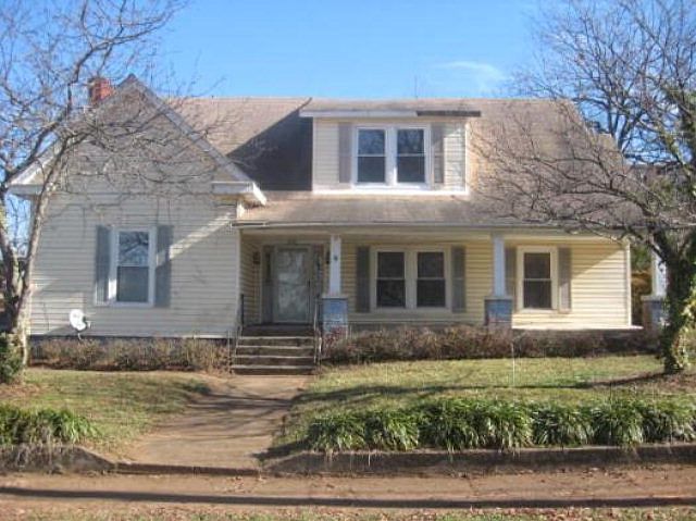 1st image of 208 N Piedmont Ave