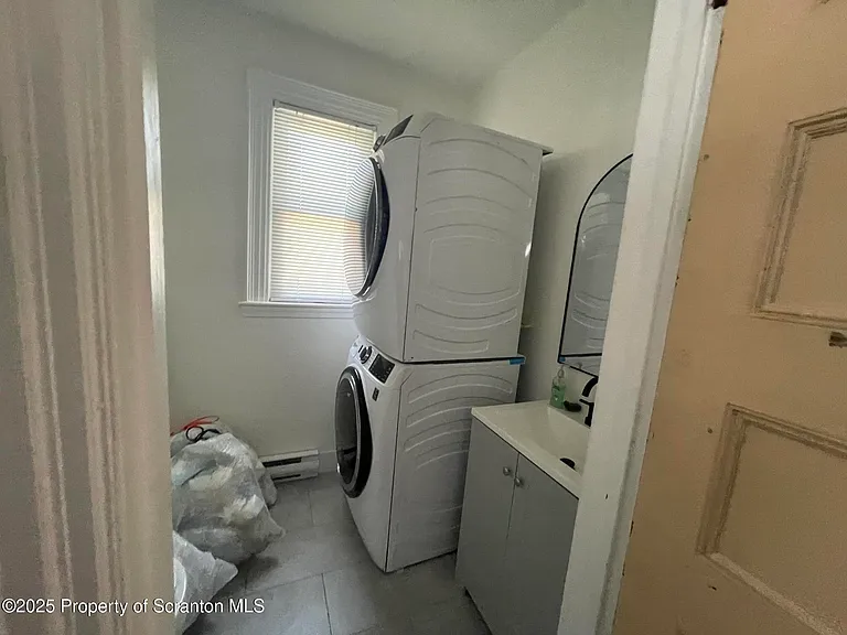 1218 Schlager St — Photo 6