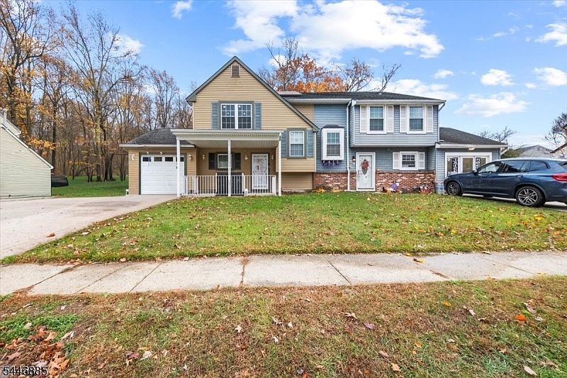 1st image of 56 Greenwich Dr