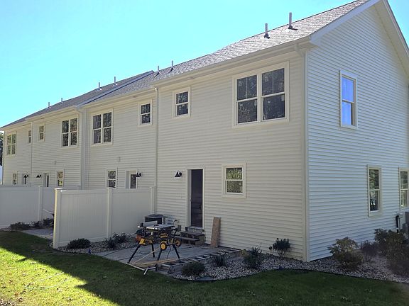 2nd image of 100 Kingstown Rd #D