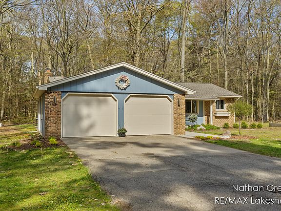 4th image of 3909 N 168th Ave
